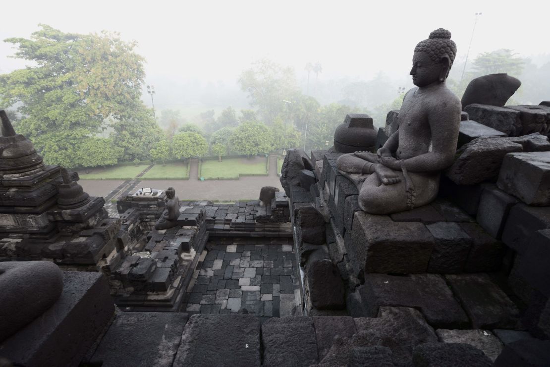 CNNE 421364 - indonesia-culture-history-borobudur