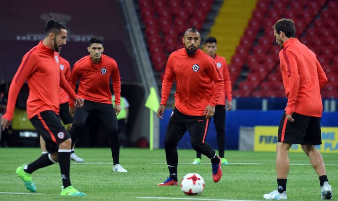 Arturo Vidal (centro), estrella de la selección chilena.