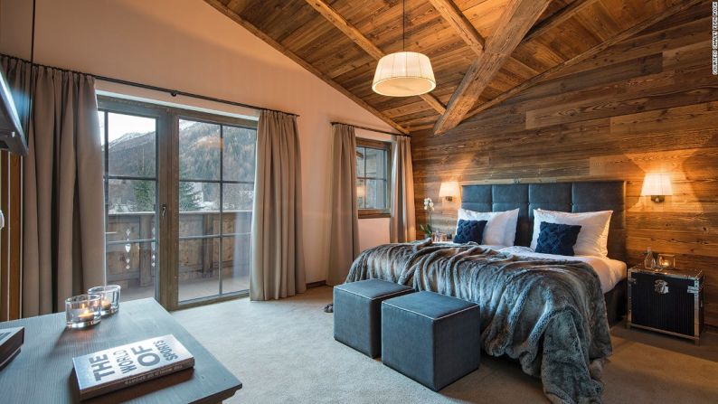 Chalet Eden Rock, St. Anton (Austria): El espacioso interior de madera y piedra fue diseñado por un arquitecto galardonado.