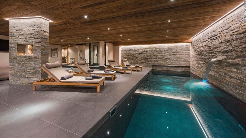 Chalet Sirocco, Verbier (Suiza): Su zona de bienestar es una de las más destacadas, con piscina con cascada, sauna, baño turco y sala de masajes.