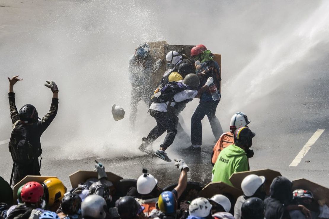 CNNE 422604 - topshot-venezuela-crisis-opposition-protest