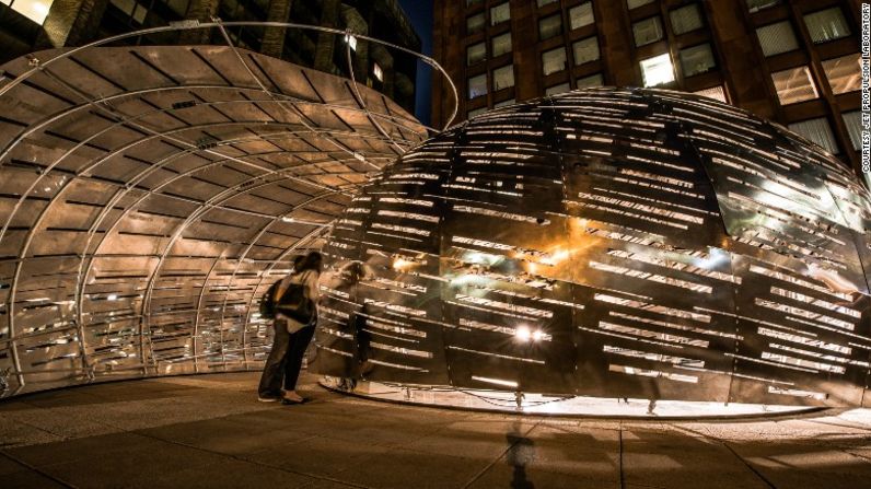 Orbit Pavilion – La idea de Orbit Pavilion se les ocurrió a los diseñadores David Delgado yDan Goods en el Goldstone Deep Space Communications Complex de la NASA, un observatorio de California que se comunica con la nave espacial que orbita la Tierra y que se comunica con naves espaciales distantes.