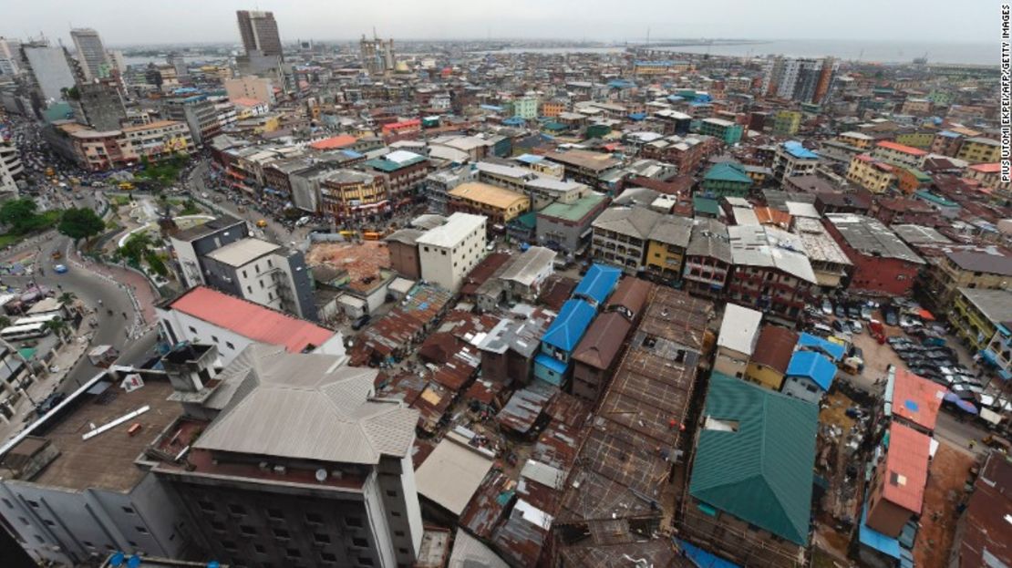 Una vista de los edificios de varios pisos en Lagos, la capital comercial de Nigeria.