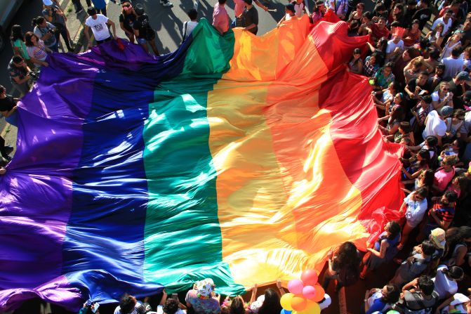 Los colores del arco iris se tomaron el centro de Managua.