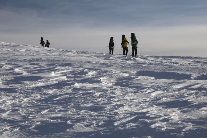 Entre el 22 de mayo y el 18 de junio un grupo de expertos subió al monte Illimani, cerca de la Paz, para extraer dos muestras de hielo glaciar de los Andes.