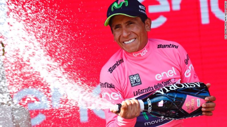 Nairo Quintana sabe lo que se siente al estar en el podio del Tour de Francia, pero aún tiene mucho para estar en la cumbre. Con dos segundos lugares detrás de Froome en el 2013 y el 2015 y con un tercer puesto en 2016, la fuerza del colombiano se encuentra en la montaña.