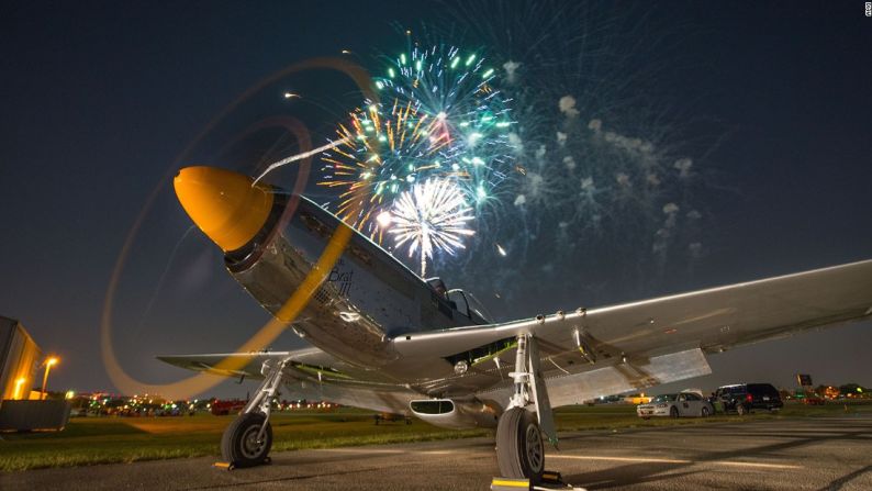 Addison, Texas — Esta ciudad tejana de unos 16.000 ciudadanos se toma muy en serio su celebración del 4 de julio. El show ‘Ciudad Kaboom’, apropiadamente nombrado, ocurre el 3 de junio e involucra más de 680 kilogramos de juegos artificiales.