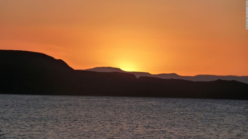 La Bahía de Ghoubet, en el oeste de Djibouti, es una de las áreas preferidas por los tiburones ballena, unos gigantes del mar muy dóciles.