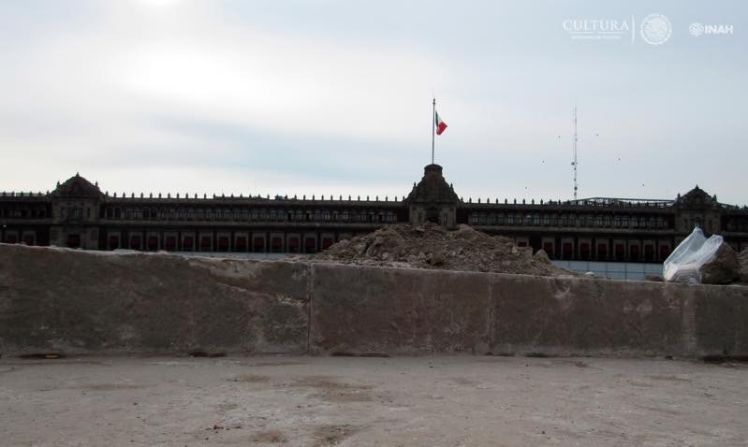 Según INAH, hace 174 años esa plataforma circular terminó siendo llamada la Plaza Principal, lo que hoy es una explanada de más de 20.000 metros cuadrados.