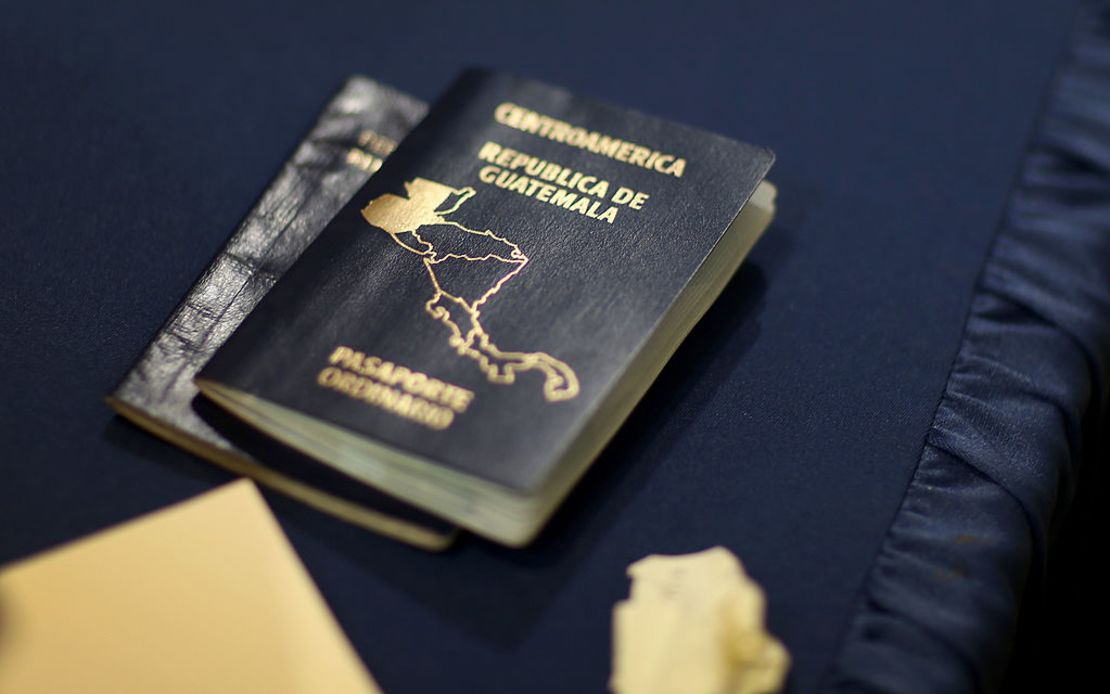 Detalle de un pasaporte guatemalteco.