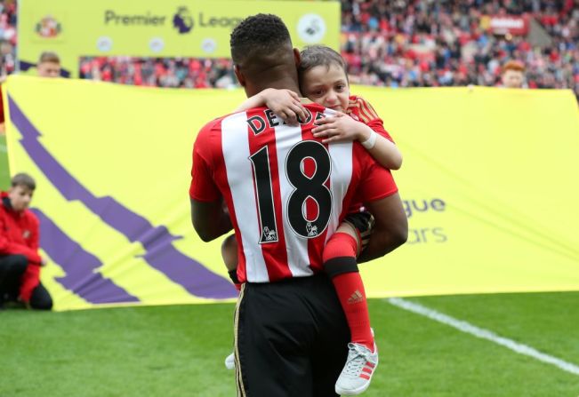 Jermain Defoe y Bradley Lowery, el 13 de mayo.