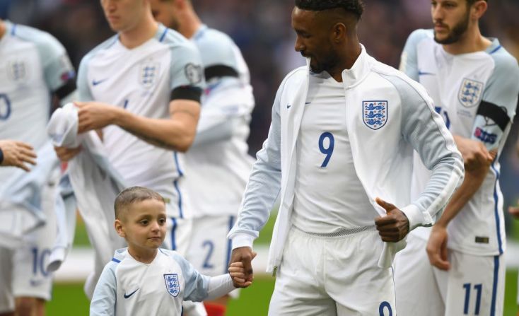 Jermaine Defoe y Bradley Lowery el 26 de marzo en un partido contra Lituania.