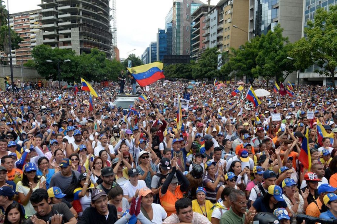 Manifestación en Caracas en el día 100 de las protestas en Venezuela.