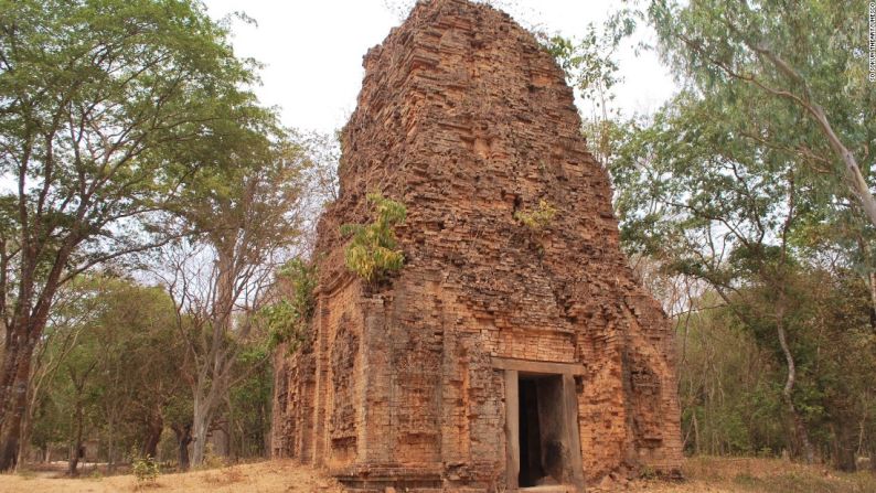 El sitio arqueológico de Sambor Prei Kuk, en Camboya, es para la UNESCO una muestra excepcional de la arquitectura del Imperio Jemer, de los siglos VI y VII después de Cristo.