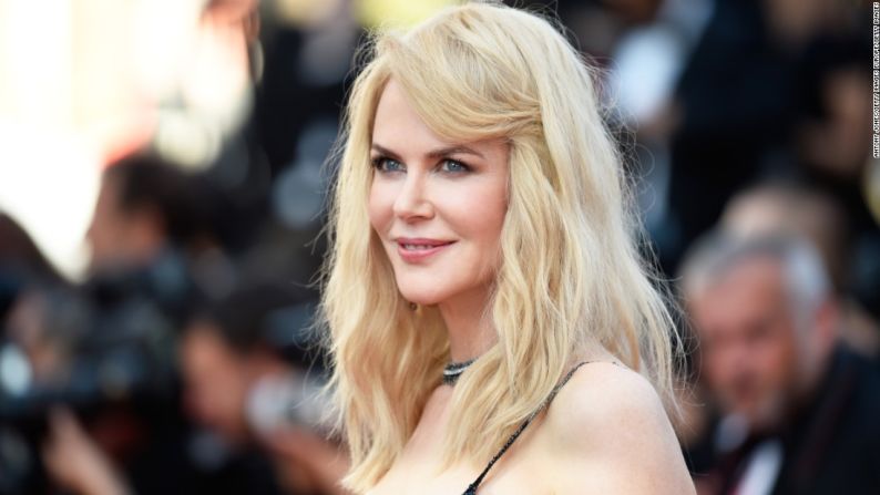 El año 2017 es el gran año para muchas celebridades que llegan a los 50 años de vida. Por ejemplo Nicole Kidman, quien cumplió 50 años el pasado 20 de junio. Navega por la galería para ver algunos de los famosos que también cumplen 50 años este año.