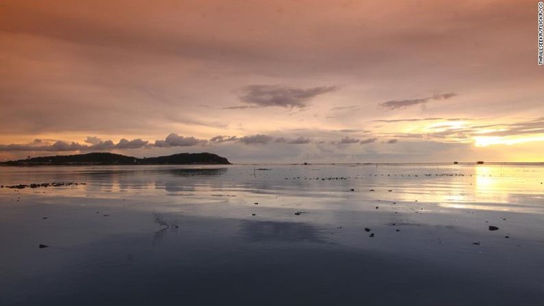 La playa de Bang Saen es en gran parte ignorada por los viajeros extranjeros que llegan a Tailandia y buscan tesoros más al sur. Ya lo sabes, si estás en el Aeropuerto Suvarnabhumi de Bangkok.