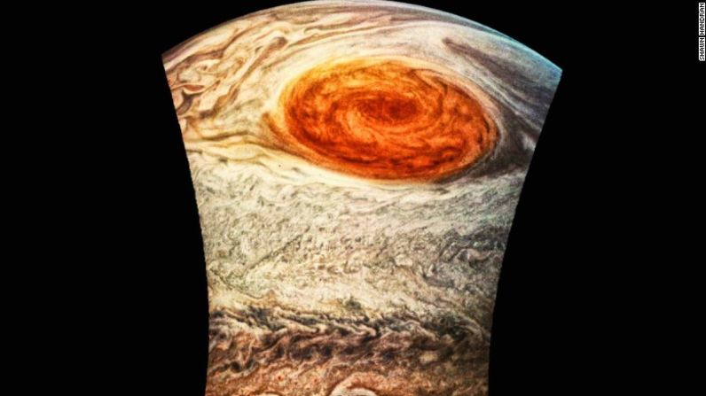 Una imagen procesada revela una vista vívida de la Gran Mancha Roja de Júpiter en julio de 2017. La misión Juno de la NASA se acercó como nunca antes al planeta para obtener estas espectaculares fotografías.