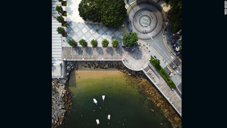 Los patrones geométricos del Paseo Marítimo Stanley, vistos desde el aire. La foto se llama "Litoral".