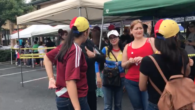 Venezolanos votando en el único centro habilitado en Atlanta, Estados Unidos.