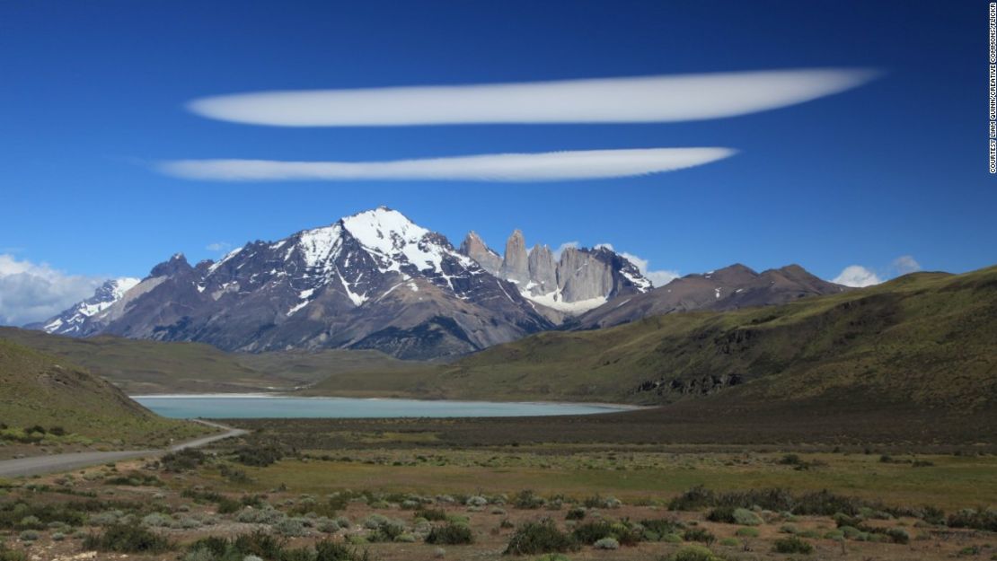 En Chile puedes esquiar y al mismo tiempo explorar el Parque Nacional Torres del Paine, en la Patagonia,