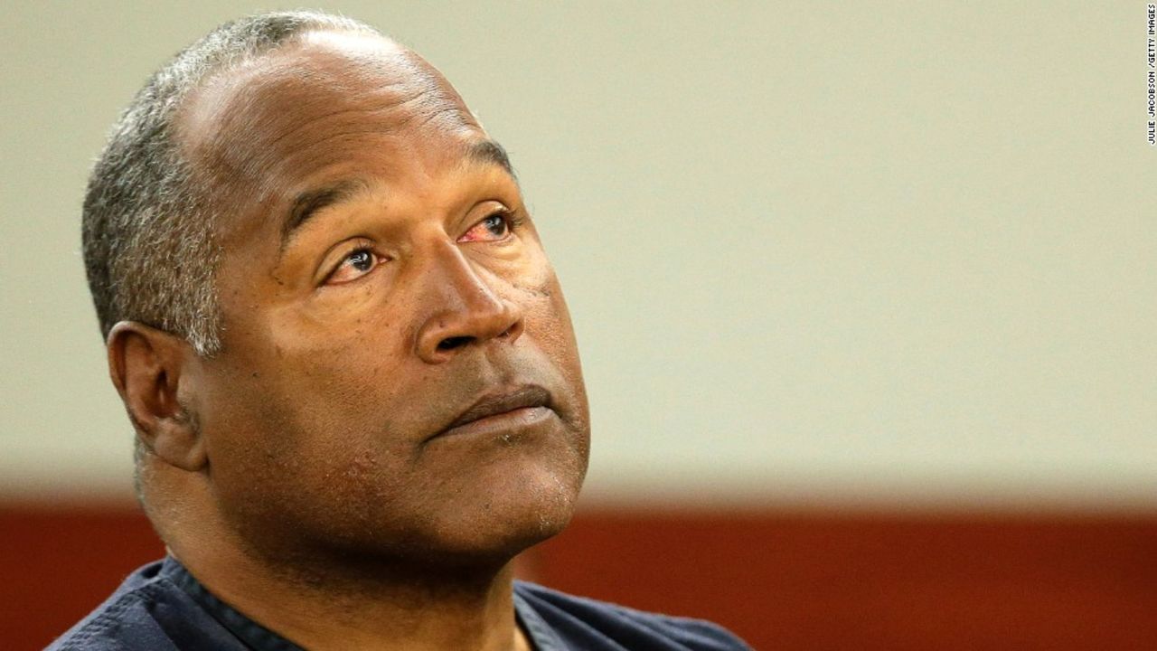 O.J. Simpson durante una audiencia en el tribunal del distrito del condado de Clark el 13 de mayo de 2013 en Las Vegas, Nevada. Simpson paga una pena de prisión de 33 años en una prisión de Nevada.