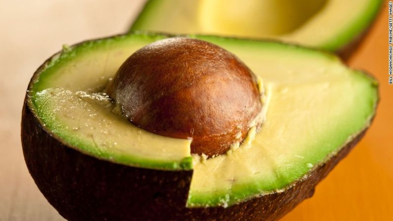 El aguacate es una fuente excelente de grasas saludables para el corazón: la grasa nos llena rápidamente, lo que puede ser beneficioso para controlar el hambre.