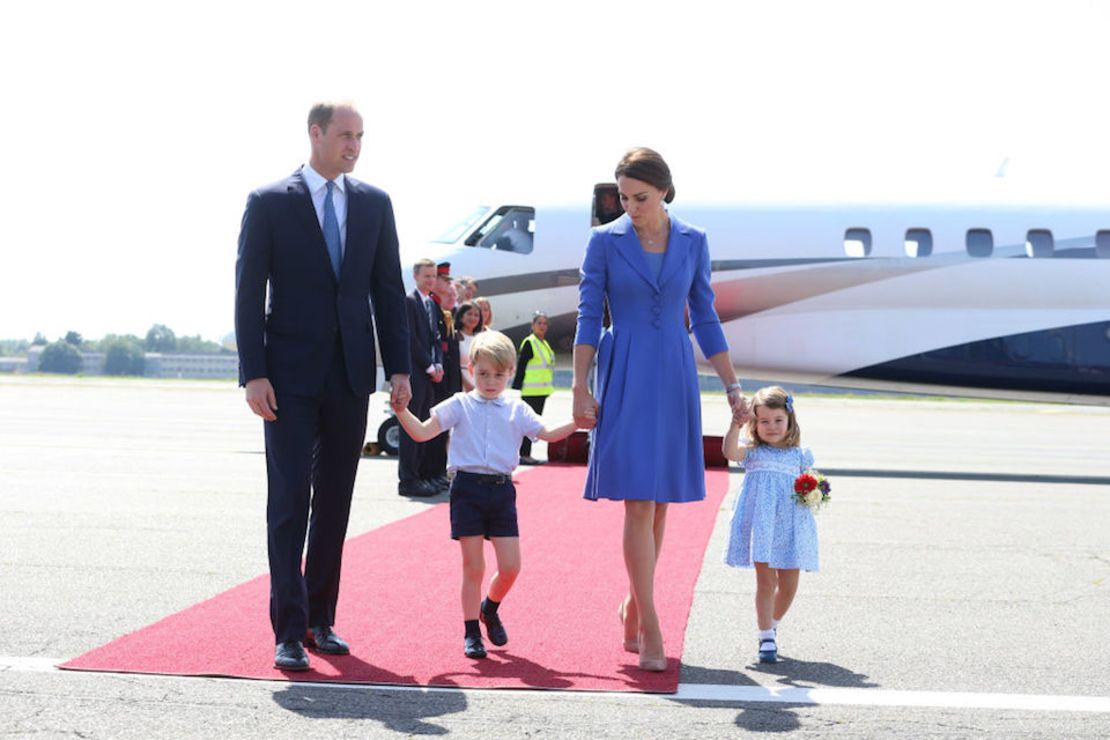 El príncipe Guillermo, su esposa, Catalina, y sus hijos, Jorge y Carlota.