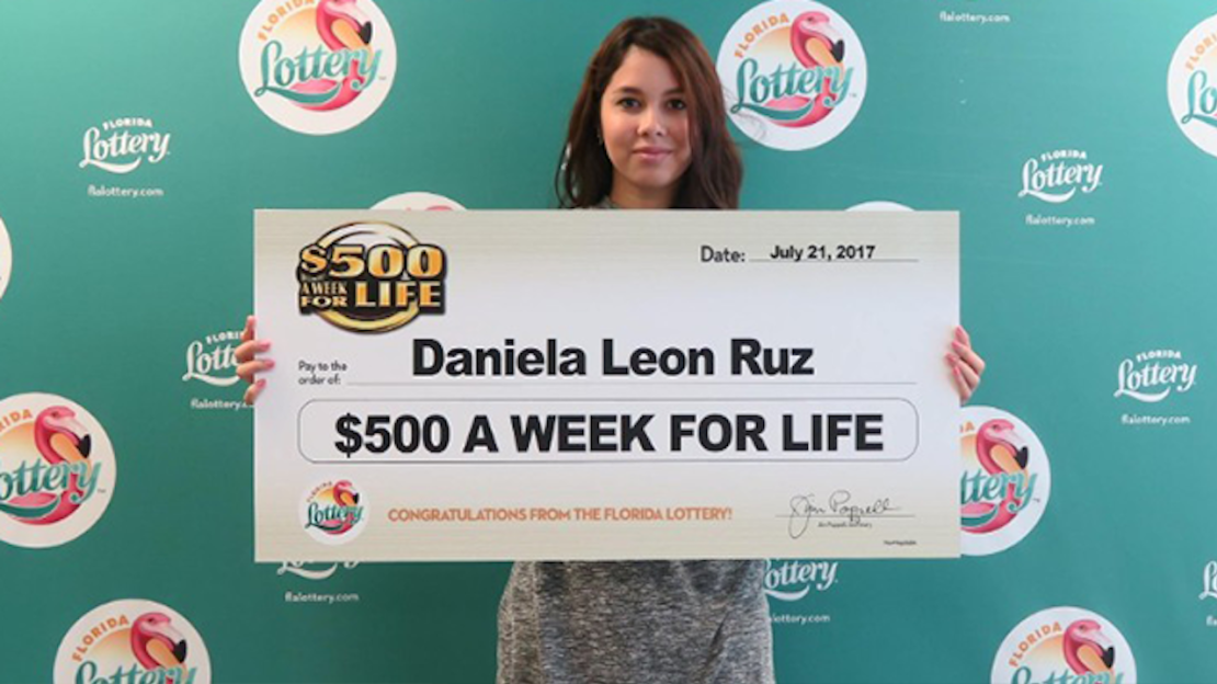 Daniela León Ruz ganó la lotería '500 dólares por semana de por vida'.