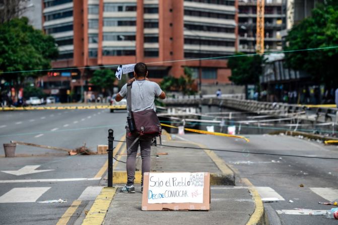 Los meses de protestas ininterrumpidas en Venezuela han dejado al menos 108 personas muertas.