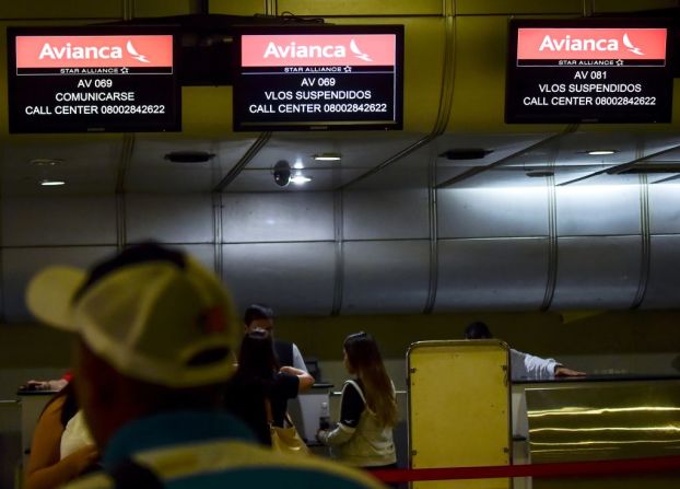 La aerolínea Avianca anunció la suspensión inmediata de sus vuelos desde y hacia Venezuela. Delta también tomó la misma decisión.