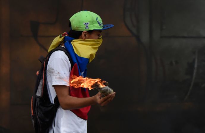 Este jueves, el presidente Nicolás Maduro le pidió a la oposición abandonar "el camino insurreccional".