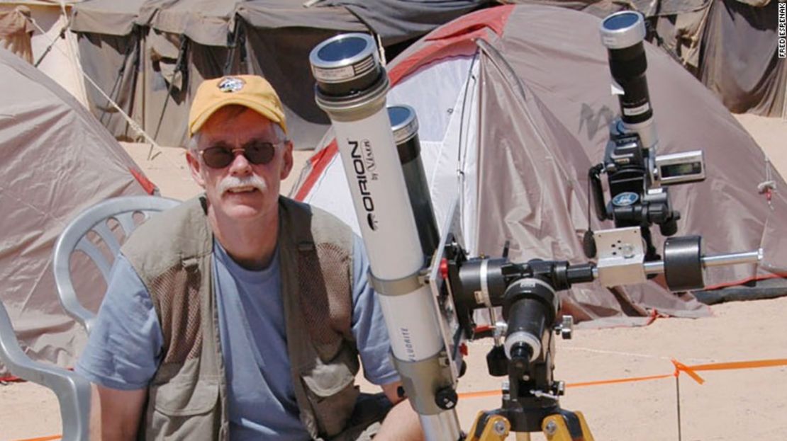 Fred Espenak es un astrofísico retirado de la NASA, experto en eclipses y fotógrafo.