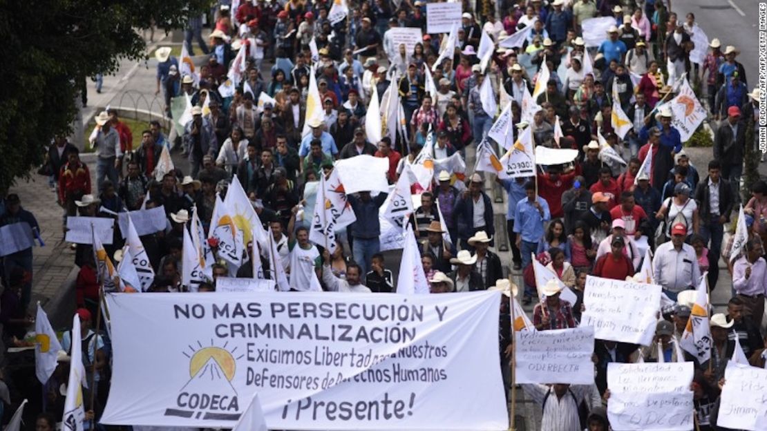 Un grupo de manifestantes en Ciudad de Guatemala pedían la renuncia del presidente Jimmy Morales por su “inhabilidad de gobernar” y por posibles actos de corrupción.