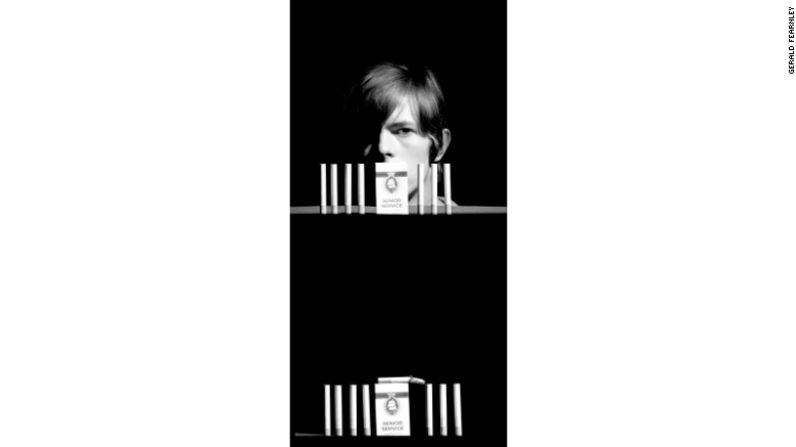 Bowie comenzó a conocer el éxito poco después de estas fotografías. En 1969, su sencillo 'Space Oddity' fue el primero en hacer historia en el Reino Unido.