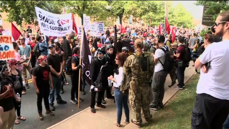 La policía esperaba que entre 2.000 y 6.000 personas participaran en la manifestación del sábado.