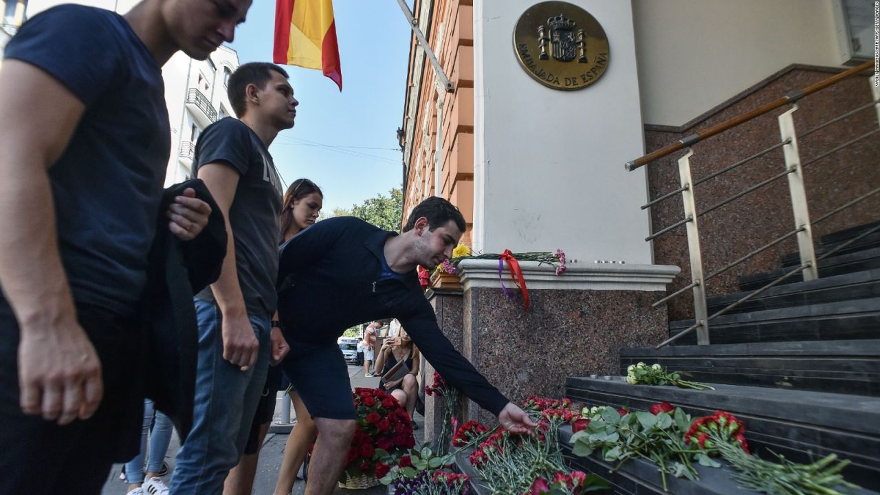 En España se declararon tres días de luto nacional por los hechos.