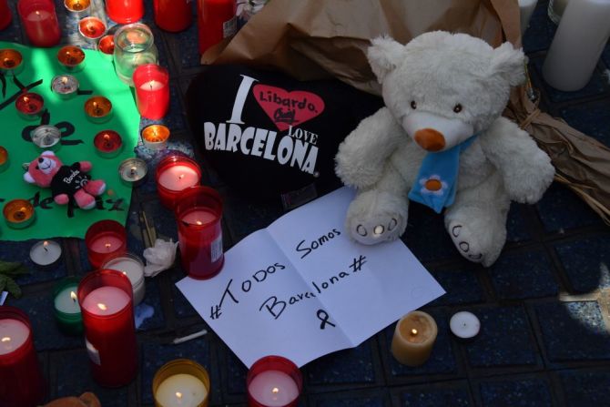 Fuerza, Barcelona: las muestras de apoyo han sido masivas.