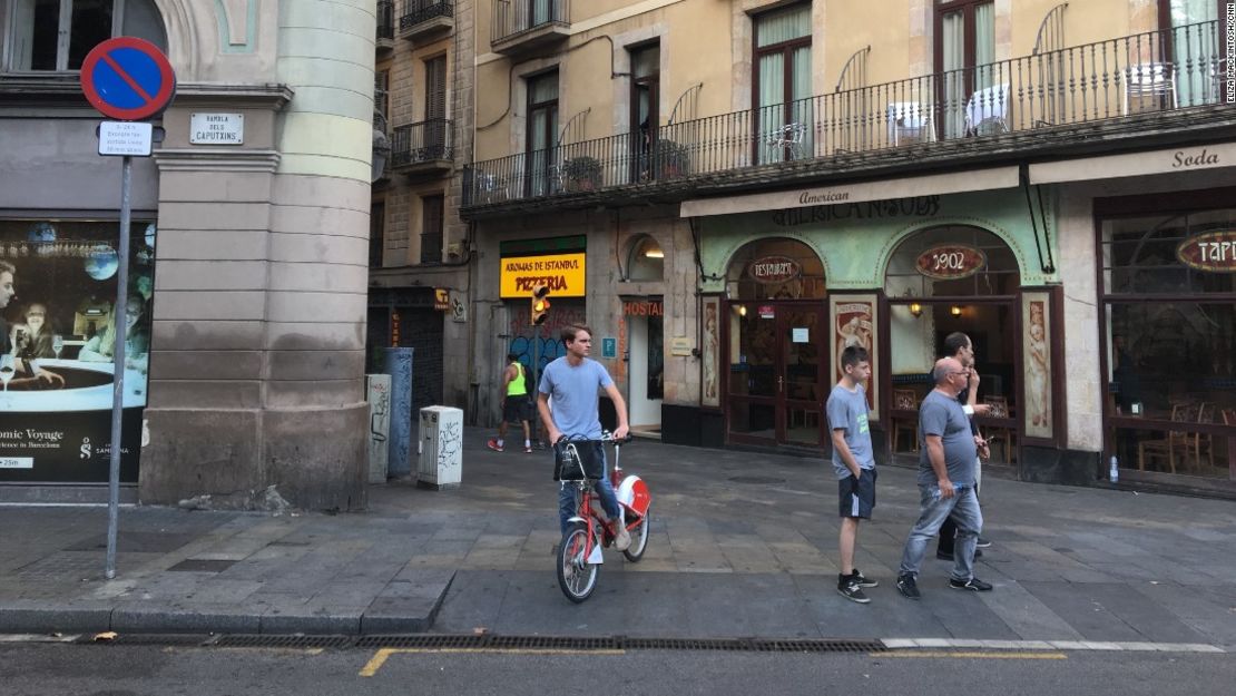 CNNE 441581 - las rambles ataque terrorista barcelona habitantes victimas10