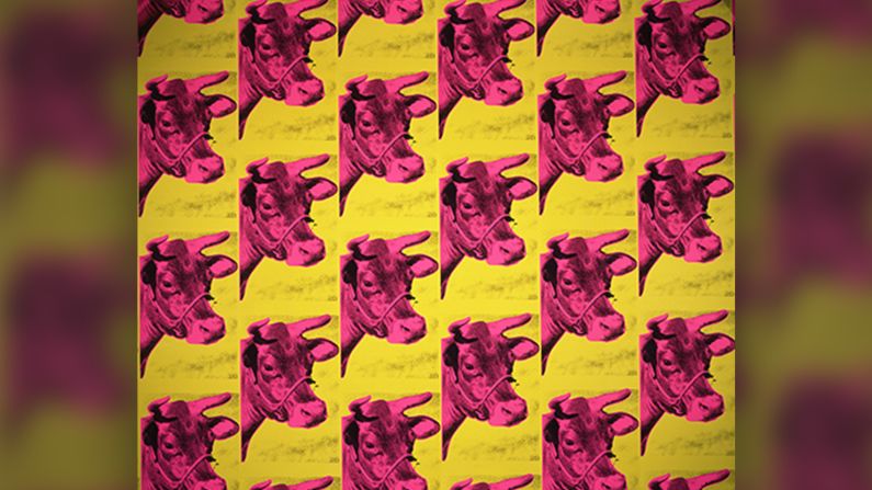 Andy Warhol. Cow Wallpaper (Pink on Yellow). Papel tapiz con motivo de vaca (Rosa sobre amarillo), 1966, (reimpresión 1994). Serigrafía sobre papel tapiz. Rollo (cada uno): 457.2 x 71.1 cm. Imagen (cada una): 116.8 x 71.1 cm. , Nueva York)