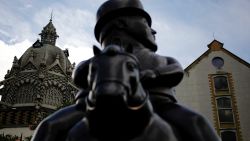 Una escultura del artista colombiano Fernando Botero en la Plaza Botero en Medellín, Colombia, el 16 de enero de 2017.