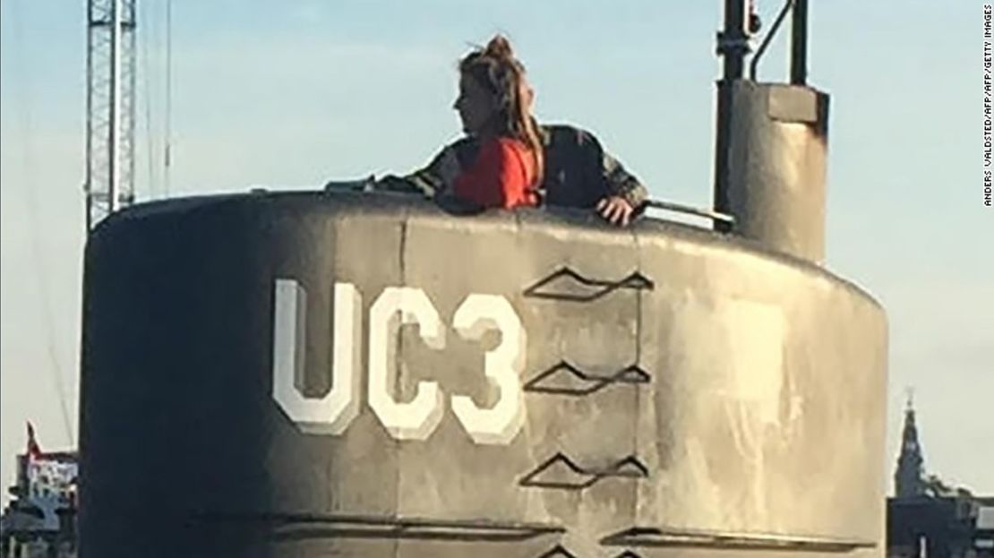 Esta foto muestra, aparentemente, a la periodista sueca Kim Wall en la torre del submarino privado 'UC3 Nautilus' el 10 de agosto, en el puerto de Copenhague.