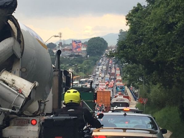 En Alajuela distancias cortas pueden convertirse en largas esperas por los atascos.