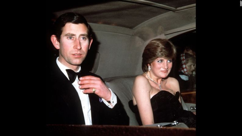 Diana y Carlos llegan a un concierto de caridad, en Londres, en marzo de 1981.