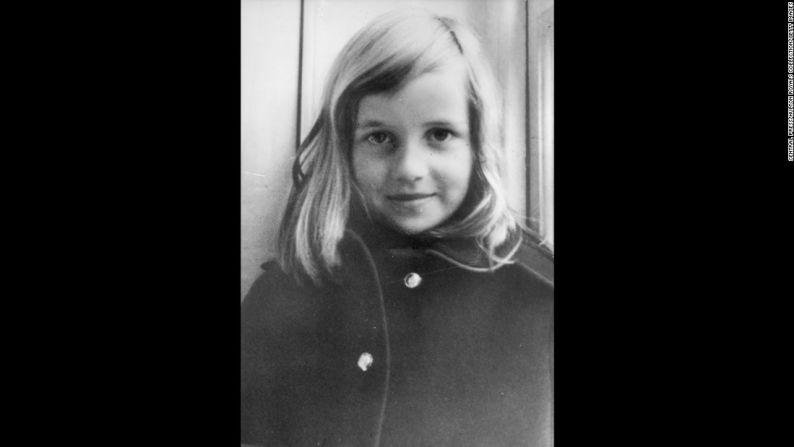 Esta es Diana, hacia 1965. Estudió en colegios privados en Inglaterra y en Suiza.