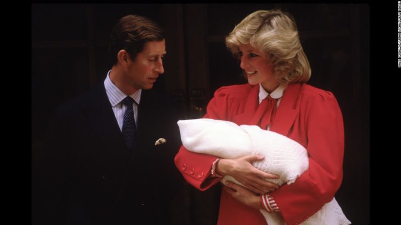 Diana tuvo a su segundo hijo (Harry o Enrique, en español) en septiembre de 1984.