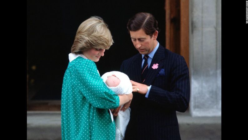En junio de 1982 Diana dio a luz a su primer hijo: William (Guillermo).