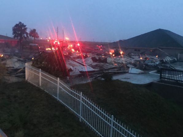 La Isla del Padre de Norte, en la costa de Texas, no fue afectada por el ojo del huracán, pero sí queda cerca del lugar donde tocó tierra. Estos son algunos de los escombros que dejó Harvey a su paso.