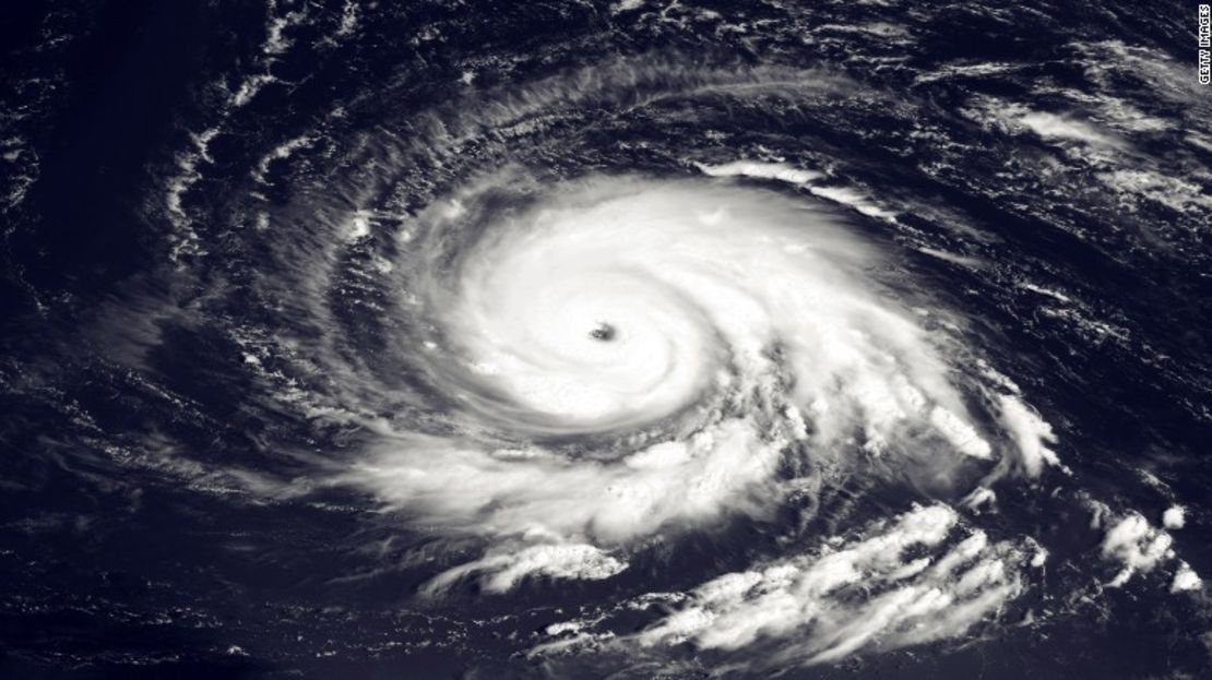 El huracán Igor se desplaza hacia el este de las islas de Barlovento en septiembre de 2010.