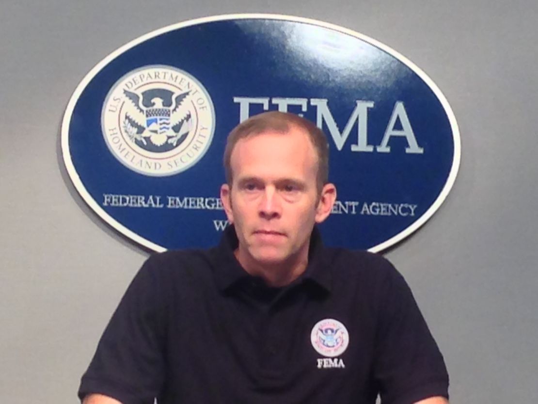 Brock Long, administrador de la Agencia Federal para el Manejo de Emergencias (FEMA, por sus siglas en inglés), habla durante una rueda de prensa en Washington.