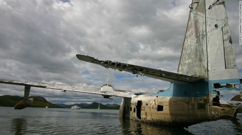 Las aguas que rodean a la isla de Coron en Filipinas son el hogar de un número de antiguos hidroaviones y hundidos barcos japoneses.